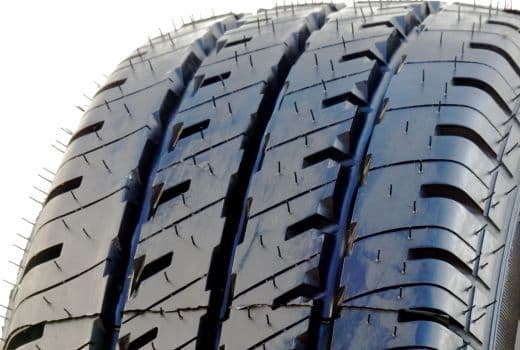 215/60R16 108T Comtrac